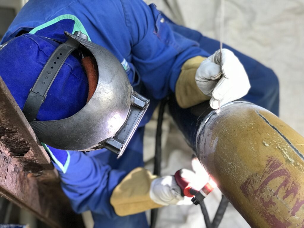 welder, welding, industry-4086983.jpg